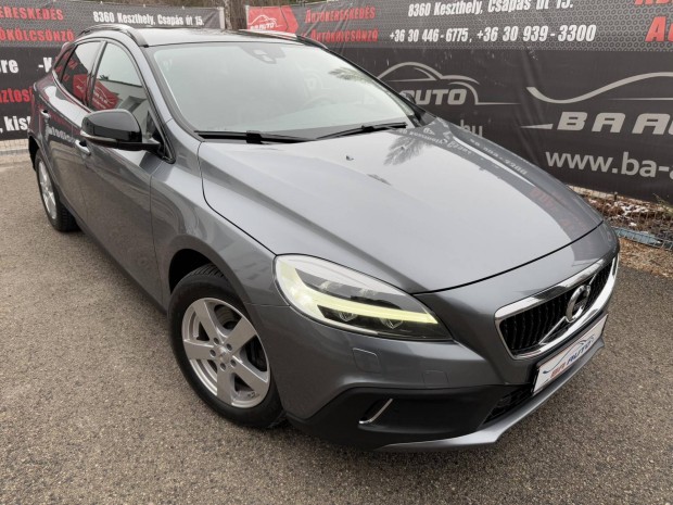 Volvo V40 Cross Country 2.0 D [D4] Plus Geartro...